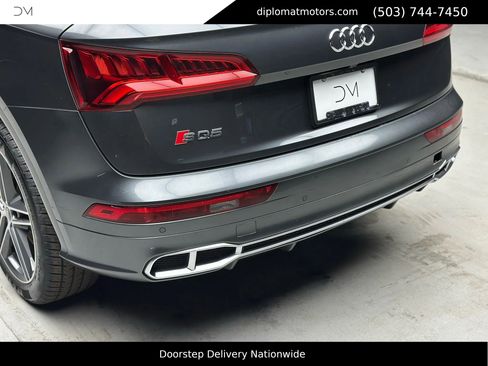 Used 2020 Audi SQ5 Premium Plus w/ Premium Plus Package AWD/4WD image 16