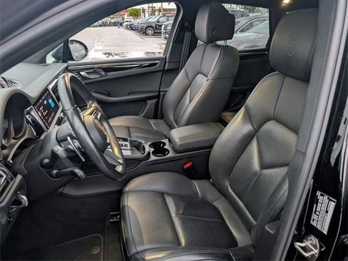 Used 2022 Porsche Macan image 4