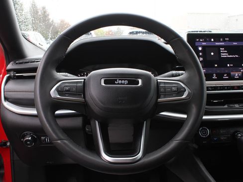 Used 2023 Jeep Compass Limited AWD/4WD image 9