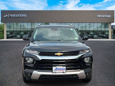 Used 2023 Chevrolet TrailBlazer LT FWD image 2