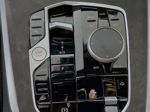 New 2026 BMW X5 xDrive50e w/ Climate Comfort Package image 19