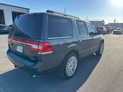 Used 2016 Lincoln Navigator Select AWD/4WD image 7