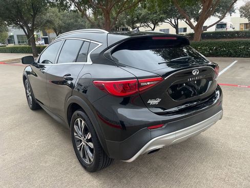 Used 2017 INFINITI QX30 Premium w/ Cargo Package image 7