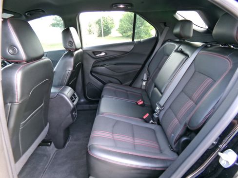 Used 2023 Chevrolet Equinox RS FWD image 13