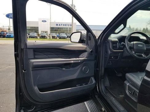 Used 2023 Ford Expedition Platinum AWD/4WD image 10