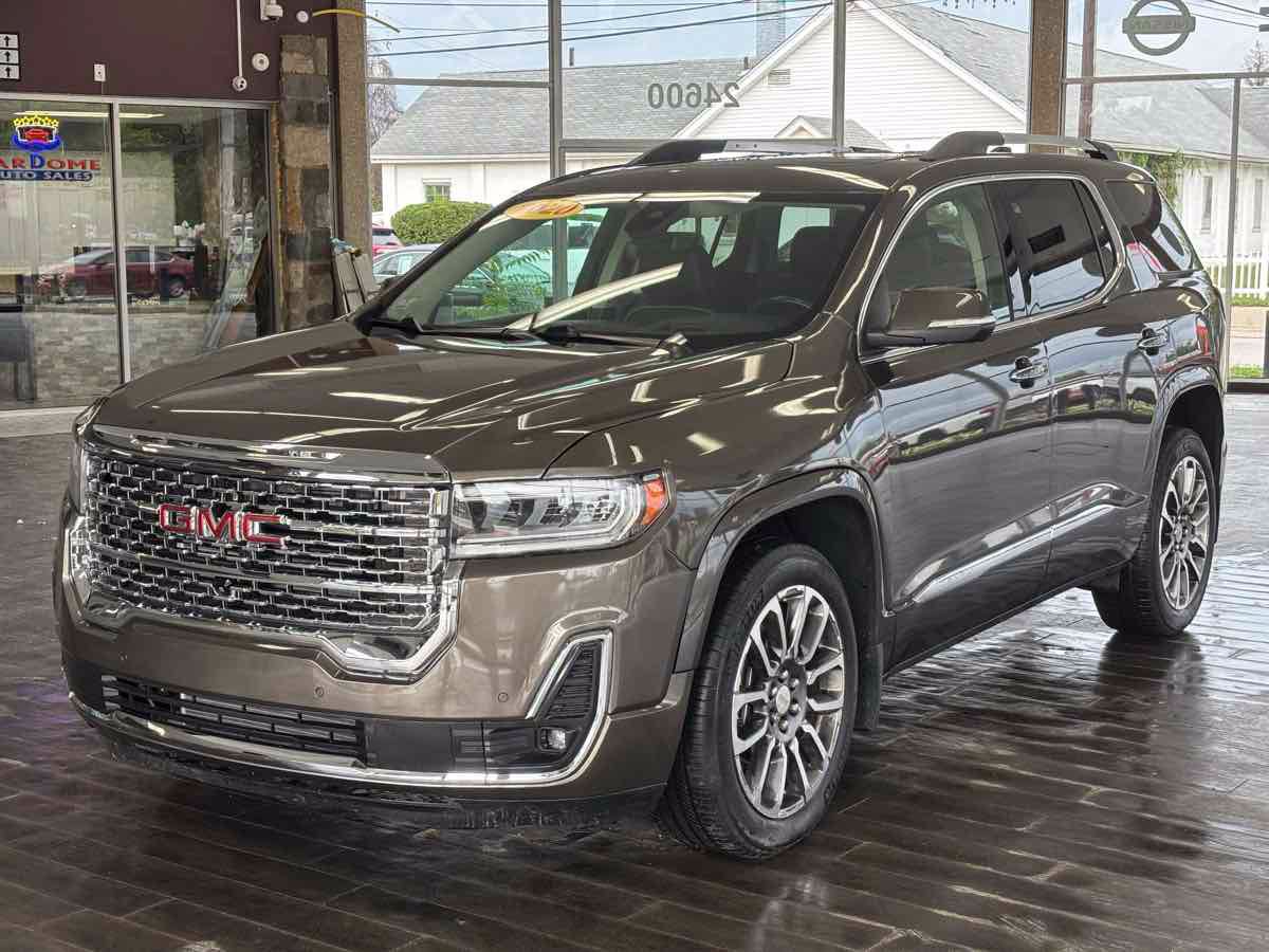 Used 2020 GMC Acadia Denali w/ Technology Package AWD/4WD image 16