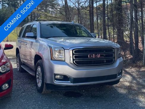 Used 2017 GMC Yukon SLT AWD/4WD image 2
