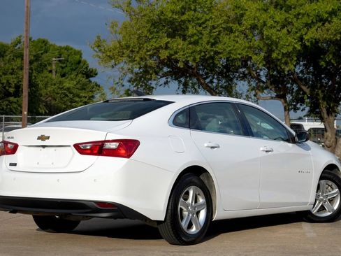 Used 2020 Chevrolet Malibu LS w/ Driver Confidence Package II FWD image 3