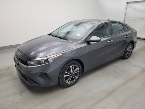 Used 2023 Kia Forte LXS FWD image 2