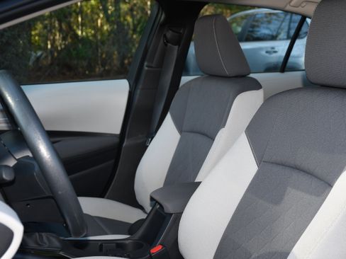 Certified 2025 Toyota Corolla LE image 11