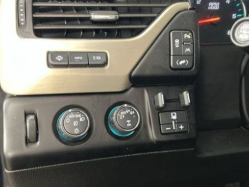Used 2020 GMC Yukon XL Denali w/ Open Road Package AWD/4WD image 20