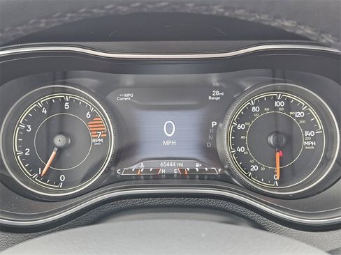 Used 2023 Jeep Cherokee Altitude Lux image 11