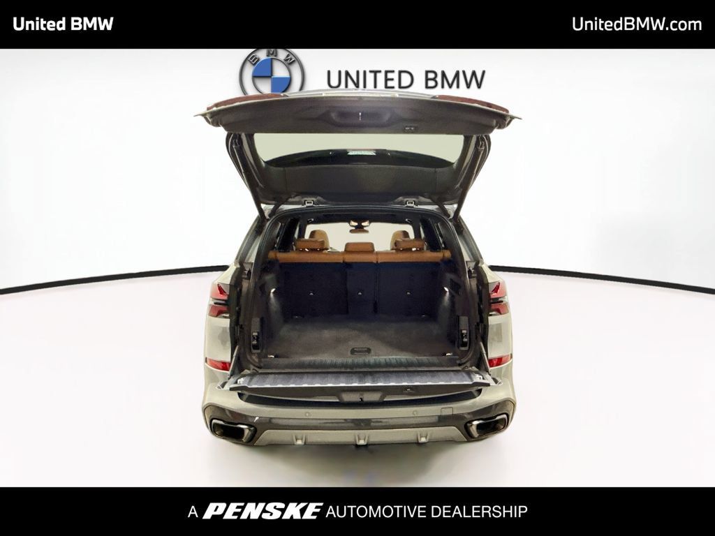 Used 2025 BMW X5 xDrive40i w/ M Sport Package AWD/4WD image 21