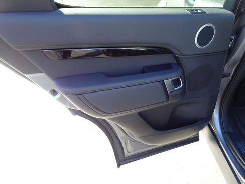 New 2025 Land Rover Discovery S AWD/4WD image 21