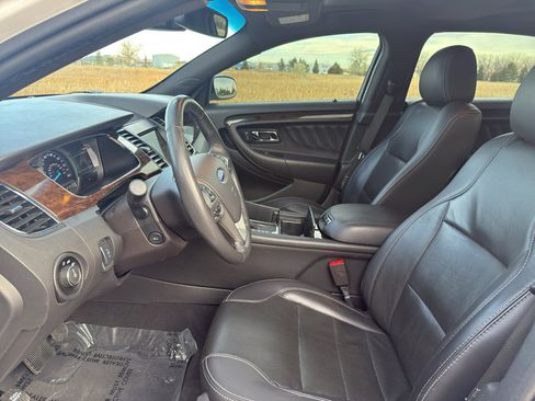 Used 2019 Ford Taurus Limited image 14