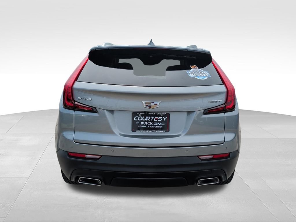 Used 2023 Cadillac XT4 Luxury w/ Cold Weather Package FWD image 6