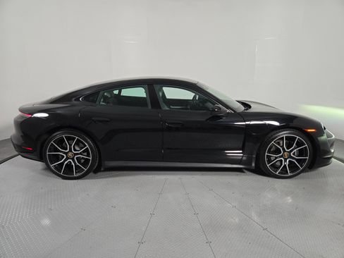 Used 2022 Porsche Taycan RWD image 6