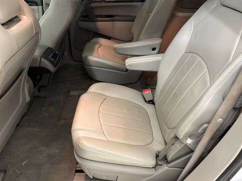 Used 2016 Buick Enclave Premium w/ Experience Buick Package FWD image 18