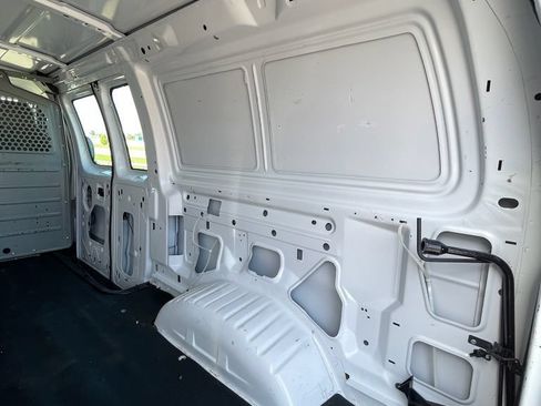 Used 2014 Ford E-150 and Econoline 150 RWD image 27