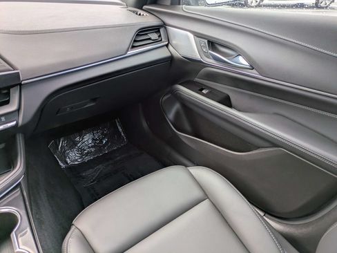 Used 2023 Cadillac CT4 Luxury w/ Sun And Sound Package RWD image 9