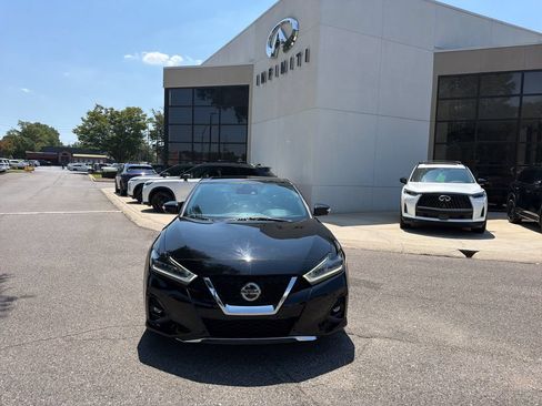Used 2019 Nissan Maxima SR w/ Premium Package FWD image 3
