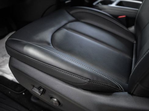 New 2026 Chrysler Pacifica Select image 33