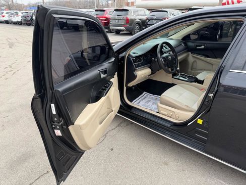 Used 2014 Toyota Camry LE image 12