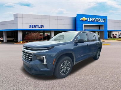 Used 2024 Chevrolet Traverse LT