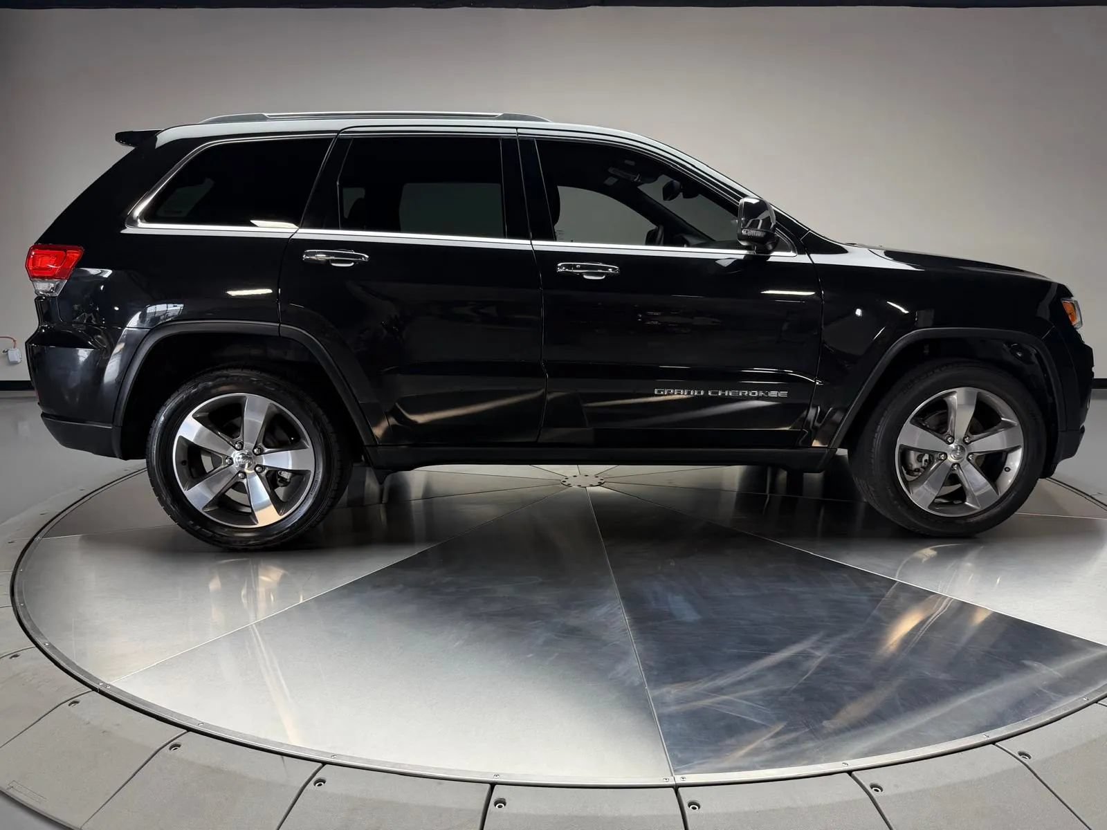 Used 2014 Jeep Grand Cherokee Limited RWD image 6