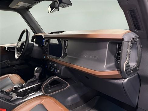 Used 2024 Ford Bronco Outer Banks image 13