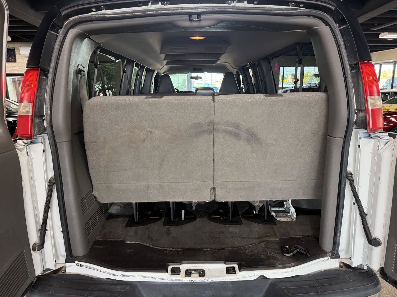 Used 2016 Chevrolet Express 3500 LT w/ LT Preferred Equipment Group RWD image 28