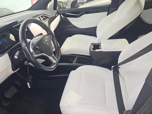 Used 2017 Tesla Model X 75D image 3