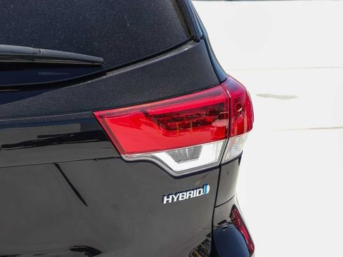 Used 2019 Toyota Highlander Limited Platinum w/ Carpet Mat Package (TMS) AWD/4WD image 8