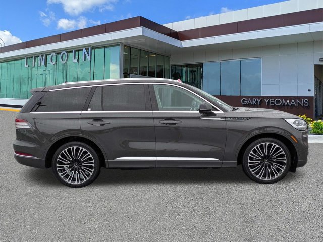 Certified 2023 Lincoln Aviator Black Label w/ Dynamic Handling Package AWD/4WD image 3