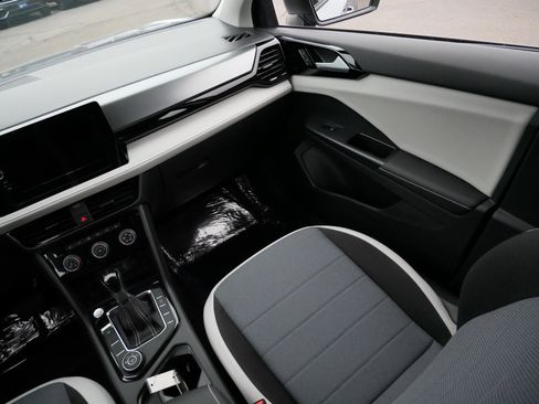 Certified 2025 Volkswagen Taos S AWD/4WD image 11