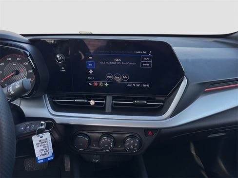 Used 2024 Chevrolet Trax RS w/ Driver Confidence Package image 16