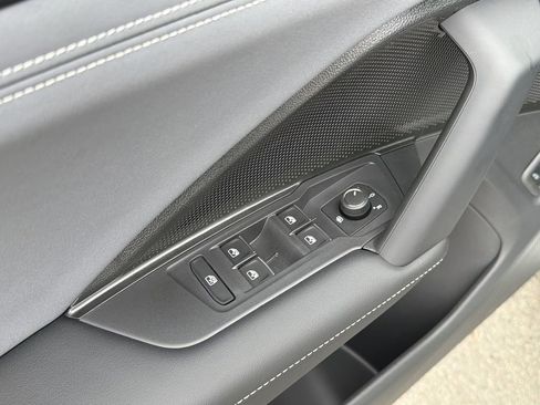 New 2026 Volkswagen Tiguan SE R-Line FWD image 23