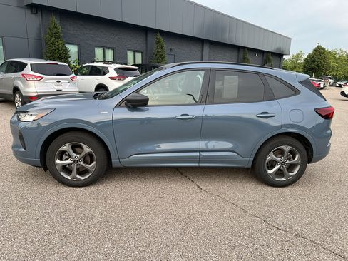 Used 2024 Ford Escape ST-Line w/ Tech Pack #1 AWD/4WD image 4