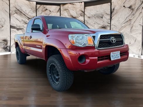 Used 2011 Toyota Tacoma 4x4 Access Cab w/ SR5 Pkg #2 image 3