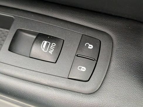 Used 2020 Jeep Grand Cherokee Laredo RWD image 32