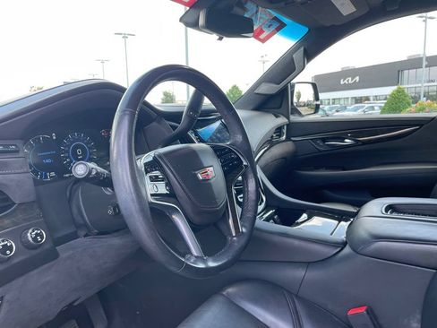 Used 2020 Cadillac Escalade Platinum AWD/4WD image 10