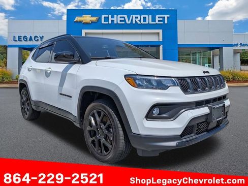 Used 2023 Jeep Compass Latitude w/ Convenience Group AWD/4WD image 1