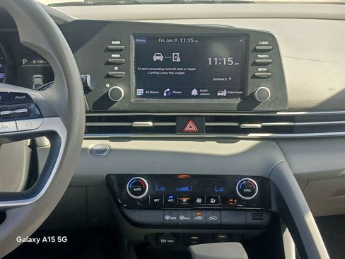 Used 2023 Hyundai Elantra SEL image 25