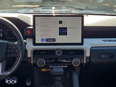 Used 2024 Toyota Tacoma TRD Sport image 14