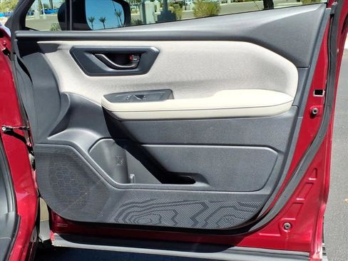 Certified 2025 Subaru Forester image 17