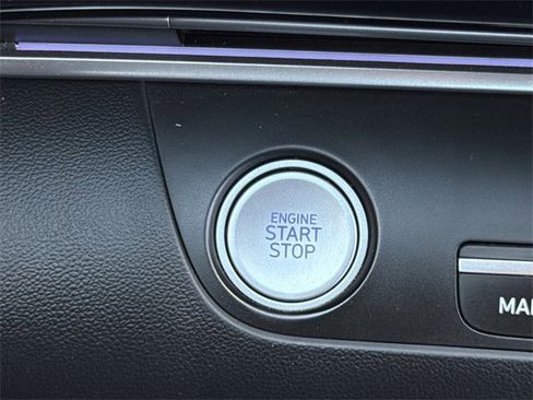 Used 2024 Hyundai Elantra SEL image 21