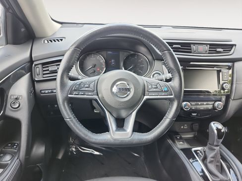 Used 2020 Nissan Rogue SL FWD image 12
