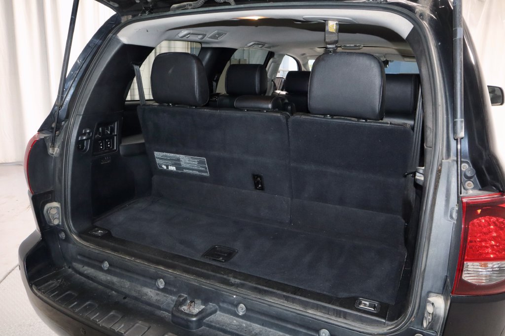 Used 2018 Toyota Sequoia TRD Sport AWD/4WD image 16