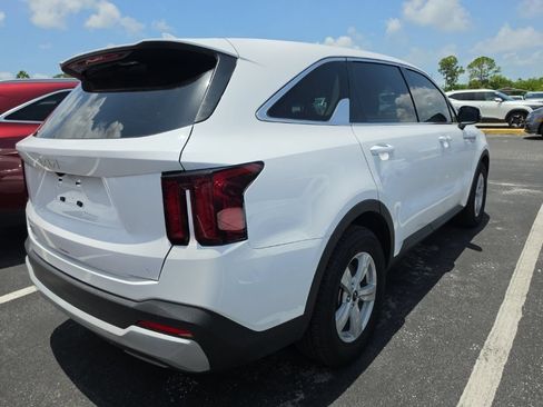 Certified 2025 Kia Sorento LX FWD image 14