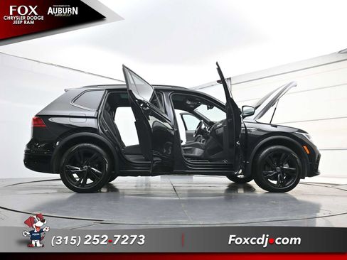 Used 2024 Volkswagen Tiguan SE R-Line AWD/4WD image 35
